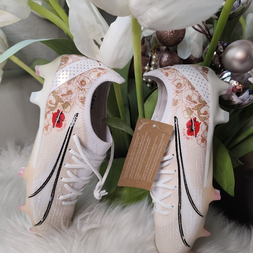 PUMA ULTRA ULTIMATE FG/AG Women's Soccer CleatSize4 new